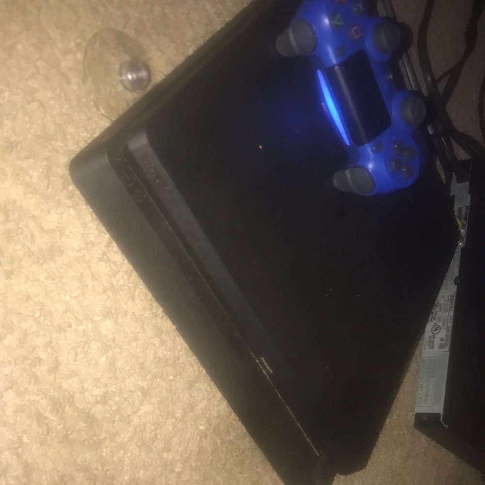 Ps4 - Picture 2 of 2